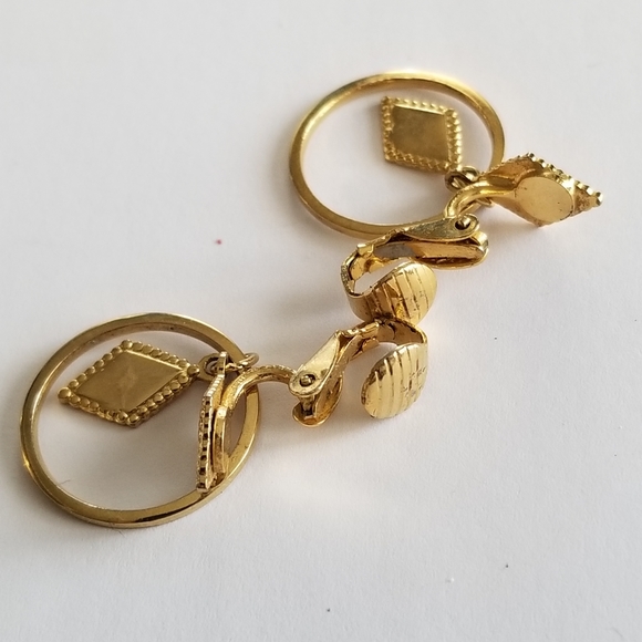 Vintage clip on earrings two diamond shapes and hoops gold tone - Picture 2 of 9